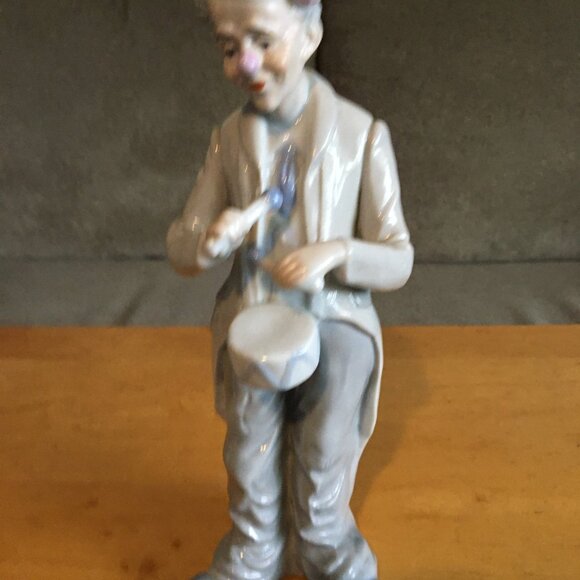 KPM Porcelain Clown Figurine Made in Korea - Picture 2 of 5